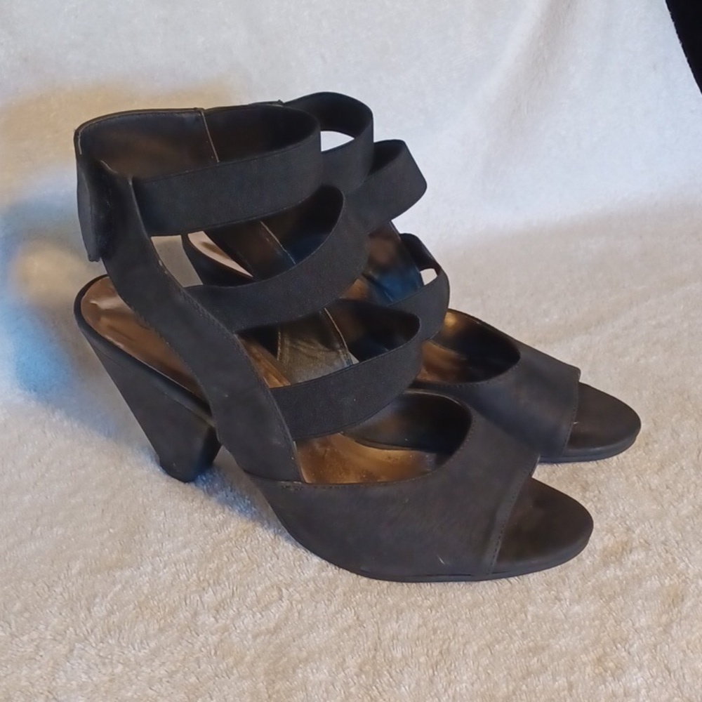 Est.1946 women's size 10 black heeled sandals